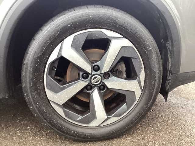 Nissan Qashqai 1.3 DiG-T MH N-Connecta 5dr