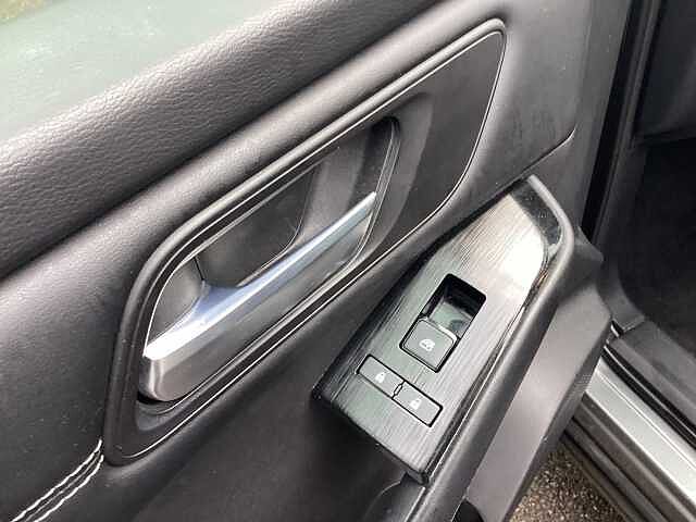 Nissan Qashqai 1.3 DiG-T MH N-Connecta 5dr