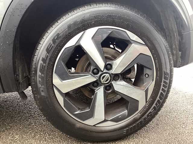 Nissan Qashqai 1.3 DiG-T MH N-Connecta 5dr