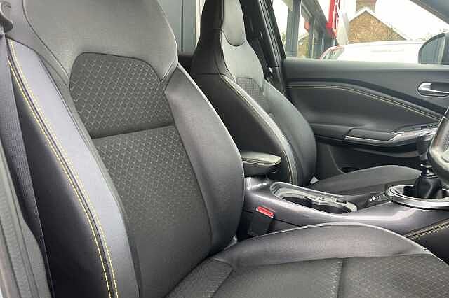 Nissan Juke 1.0 DiG-T 114 Kiiro 5dr