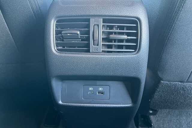 Nissan Qashqai 1.3 DiG-T MH 158 N-Connecta 5dr 4WD Xtronic