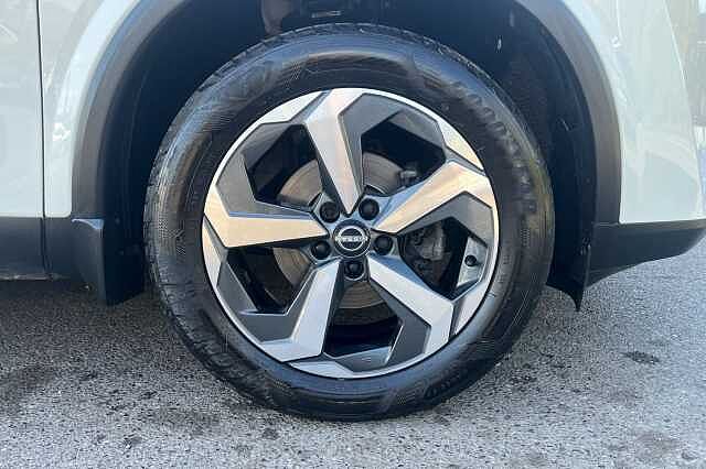 Nissan Qashqai 1.3 DiG-T MH 158 N-Connecta 5dr 4WD Xtronic