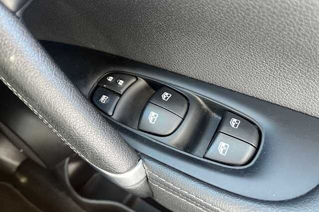 Nissan Qashqai 1.7 dCi Tekna 5dr 4WD CVT