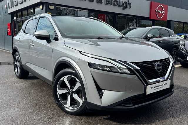 Nissan Qashqai 1.3 DiG-T MH 158 N-Connecta 5dr Xtronic with Glass Roof