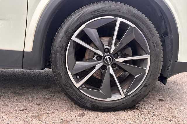 Nissan Qashqai 1.3 DiG-T MH Tekna 5dr