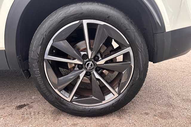 Nissan Qashqai 1.3 DiG-T MH Tekna 5dr