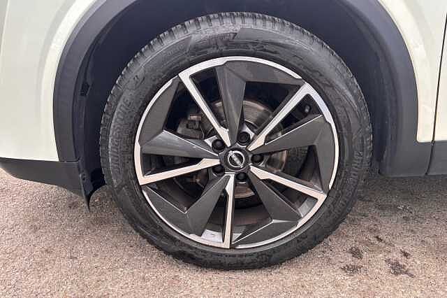 Nissan Qashqai 1.3 DiG-T MH Tekna 5dr