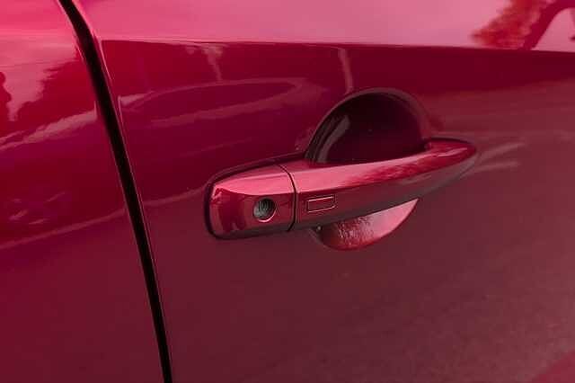 Nissan Qashqai 1.3 DiG-T MH N-Connecta 5dr with Glass Roof