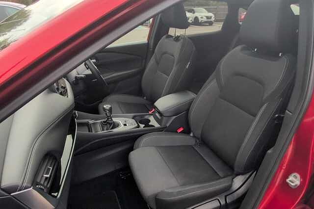 Nissan Qashqai 1.3 DiG-T MH N-Connecta 5dr with Glass Roof