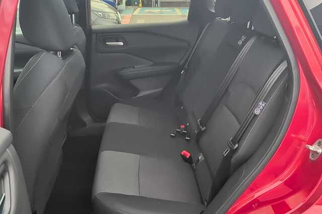 Nissan Qashqai 1.3 DiG-T MH N-Connecta 5dr with Glass Roof