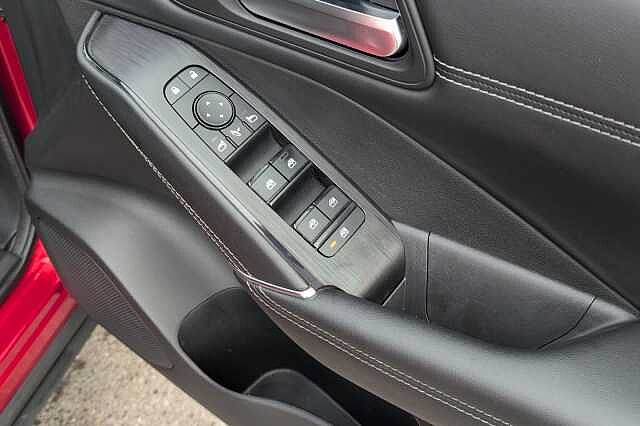 Nissan Qashqai 1.3 DiG-T MH N-Connecta 5dr with Glass Roof