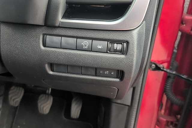 Nissan Qashqai 1.3 DiG-T MH N-Connecta 5dr with Glass Roof