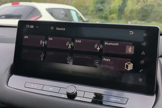 Nissan Qashqai 1.3 DiG-T MH N-Connecta 5dr with Glass Roof