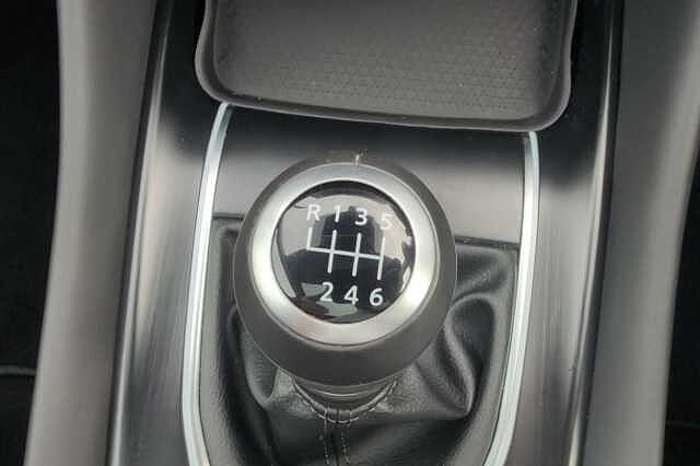 Nissan Qashqai 1.3 DiG-T MH N-Connecta 5dr with Glass Roof