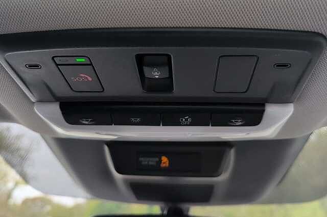 Nissan Qashqai 1.3 DiG-T MH N-Connecta 5dr with Glass Roof