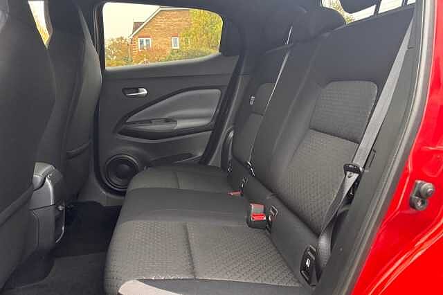 Nissan Juke 1.0 DiG-T N-Connecta 5dr