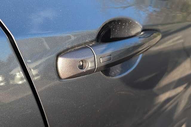 Nissan Juke 1.0 DiG-T 114 N-Connecta 5dr