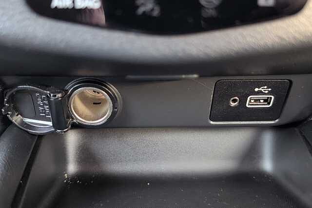 Nissan Juke 1.0 DiG-T 114 N-Connecta 5dr