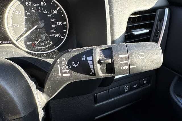 Nissan Qashqai 1.3 DiG-T MH Acenta Premium 5dr